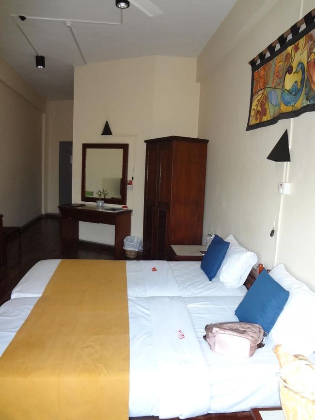 オリエンタルホテル。なぜか、ひし形の部屋<br />