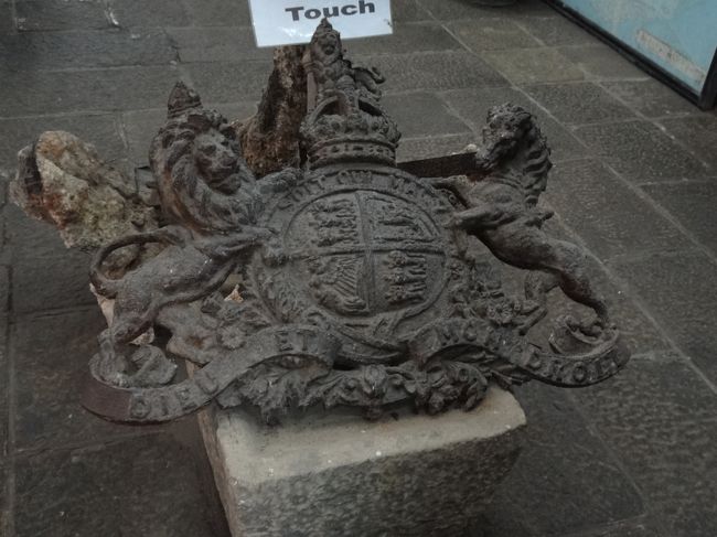 これ、どこかで見たことあるような・・・。オランダ東インド会社？イギリス東インド会社？