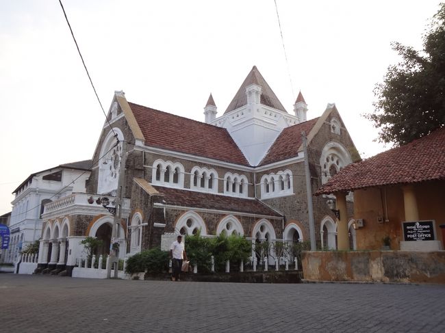 ゴールの旧市街の中の最も大きな教会。残念ながら夕方で閉まってました。