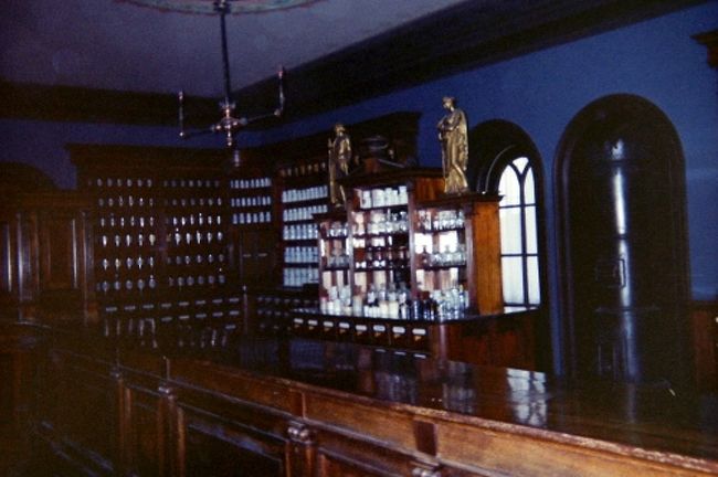 民族博物館の中の、100年前の薬局。<br />