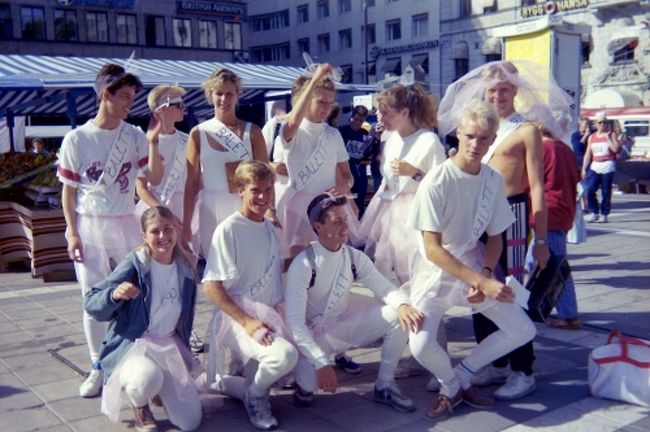 9月の新学期には、新入生の勧誘と歓迎をかねて、街の中を、各クラブが創意を凝らして、プレゼンテーションします。<br /><br />これはクラシックバレエ部