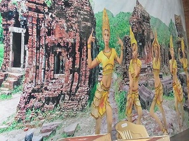 民族舞踊のショー 　チャム族の民族舞踊に<br />ご案内しましょう。