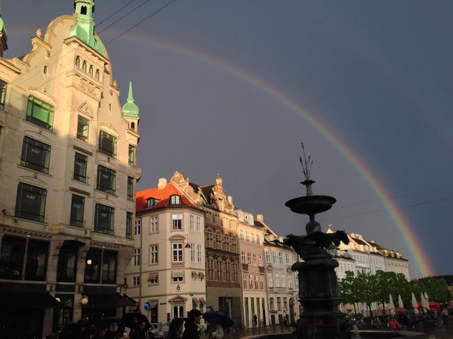 小雨模様でイマイチと思っていたら、ご褒美が。<br />なんと奇麗な虹。<br />