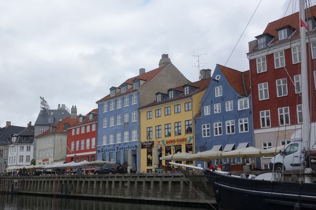 ニューハウンに到着。<br />24時間チケットで、水上観光バスに。<br />水面から見る、おとぎ話のような家並みは、確かに美しい。<br />