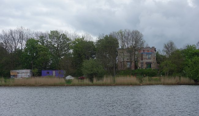 昨日行った、クリスチャニアだ。<br />こういう怪しさを包含しているのも凄い。