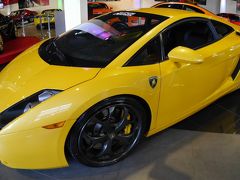 で...でも、見て下さい。こ.....このフォルム。やはりランボルギーニは....カウンタックじゃなくても....美し?んです.......。
