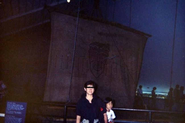 絶対に見たかったコンティキ号！<br /><br />小さいころ、トール・ハイエルダールの「コンティキ号漂流記」は一番の愛読書でした！<br />http://books.rakuten.co.jp/rb/120128/?l2-id=pdt_shoplist_spage_books#10084204　<br /><br />そのコンティキ号の実物が目の前に！<br />すごい！<br />こんなイカダで、南米からイースター島まで行ったなんて！<br />8000?ですよ〜〜〜(絶句）