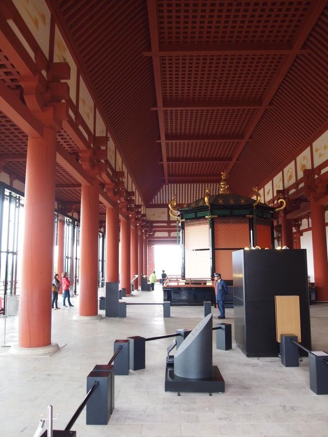 長話を終息に向かわせ、ボランティアの方にお礼を言って一人見物に戻ります。