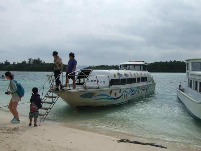 珊瑚もお魚もたくさん見れたので満足な３０分♪<br /><br />川平マリンサービスさんは外洋よりの左側の海、ぐるくんさんは右側の海を<br />廻っているようです。お好みですね。