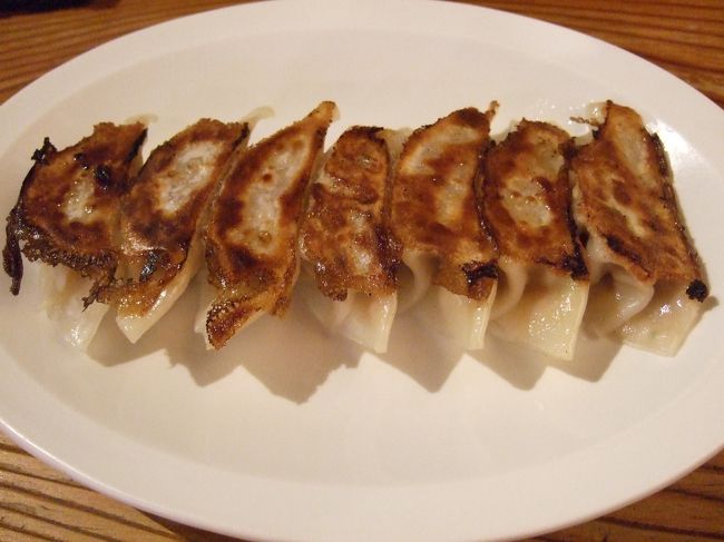 焼ぎょうざ　７ケ　３５０円。<br />美味しい〜！餃子は小さめです。
