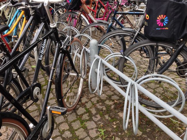 2重の輪で留めるとは、なるほど。<br /><br />