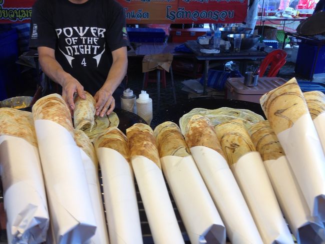 パリパリのローティー。チョコと練乳がかかっていておいしかったです。<br />