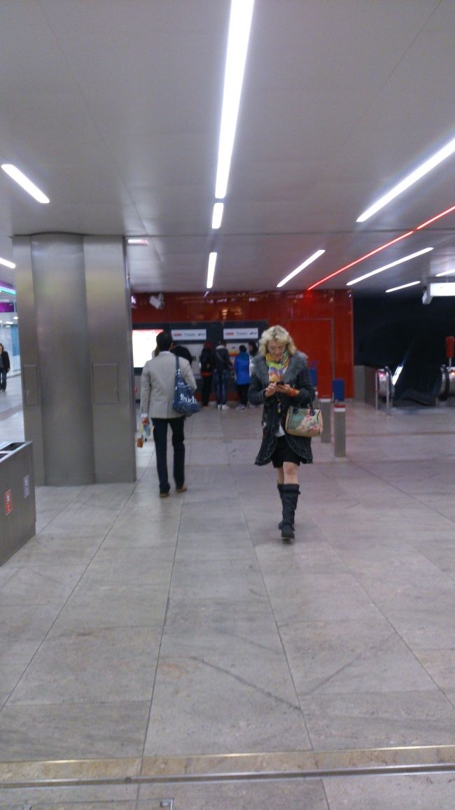 電車を利用してシェーンブルン宮殿にむかいます。