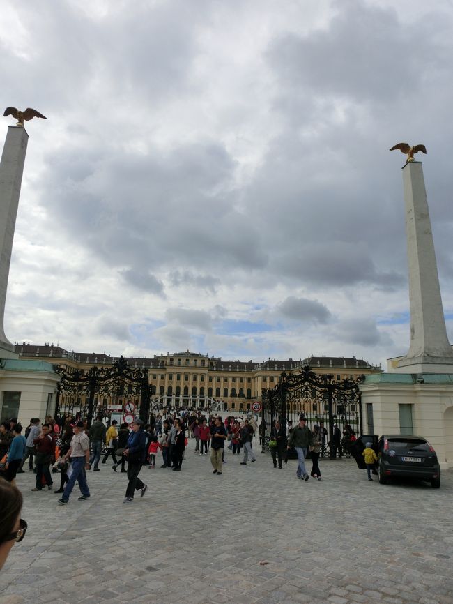 シェーンブルン宮殿に入場です…☆