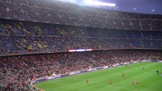スペイン旅 バルサのサッカー観戦の日程に右往左往 カンプ ノウで聞く イムノ は盛り上がります バルセロナ スペイン の旅行記 ブログ By Rinnmamaさん フォートラベル