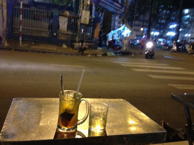 スタジアム近くのカフェで<br />休憩。<br />