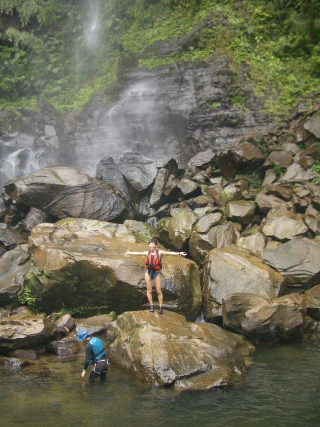 はい、証拠写真。<br /><br />泳いだど〜！<br /><br />そして即座に着替えて暖をとる。この間、約３分。<br />女性は体を冷やすとよろしくないんですのよ、オホホホ。