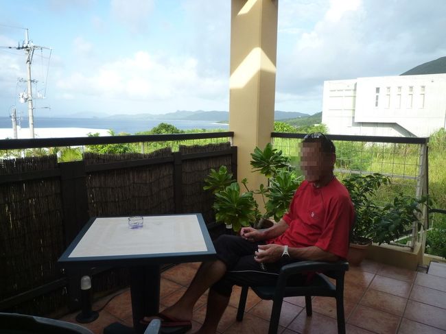 散歩でほてった体を海風に吹かれながらちょいとビールなんぞ…<br /><br />ク～～～ッ！贅沢だぁ♪