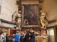 年代ものの絵画より、ローマ法王の絵画の方が人気あるみたいｗ