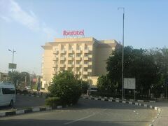 Iberotel Hotel. Iberotelを選んだのは中心地に近く，アレキサンドリアにもある一応高級ブランドホテルで，料金はディスカウントだったから．