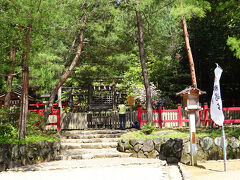 ●桧原神社＠山の辺の道

桧原神社です。
三つの鳥居が見えます。
ここは、本殿も拝殿もありません。