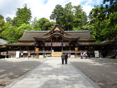 ●大神神社＠山の辺の道

今回、ここを最終ポイントとしていました。
天理の駅を出発して、約3時間少し、到着です。
かなり大きな神社に驚きです。
全く知りませんでした。
御神体は三輪山なんだそうです。

大神神社HP
http://www.oomiwa.or.jp/