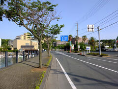 舘山寺、平日の夕方なのでほとんど人影はありません