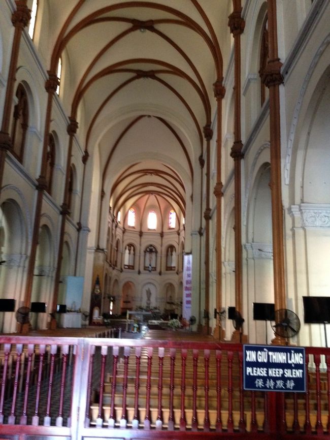 天井が高いためか開放感がある。