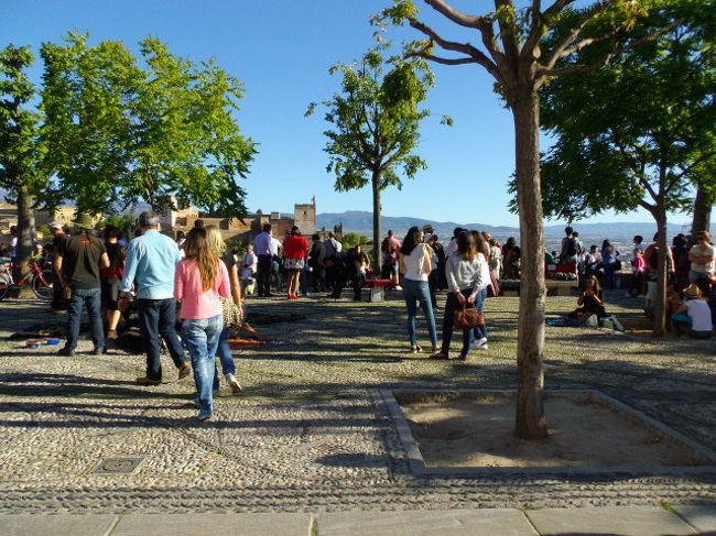 サン・ニコラス展望台<br />観光客がいっぱい