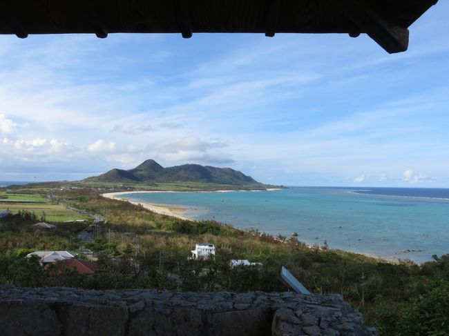 ここからの景色は本当にきれいでした<br />お天気にも恵まれたので<br />海の色のグラデーションがはっきり見えて<br />すてきでした。