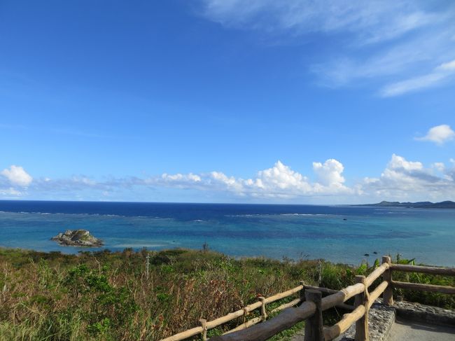 ずーっと見ていられますが<br /><br />ここは屋根もあるし風が爽やかで<br />バスの時間まで1時間のんびり海を眺めました。