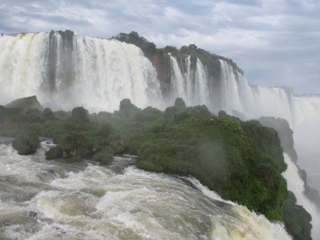 　ブラジル側。<br />結構緑が多いです。