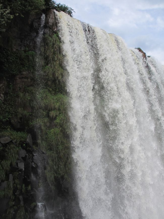 　滝の一番端のアップ
