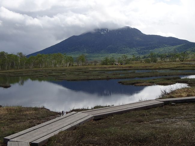 逆さ燧<br /><br />燧の頂上には残念ながら　雲がかかっていますが<br />　　逆さに写っているのが　みえますか？？<br />