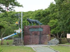 南極観測樺太犬記念碑・樺太犬供養塔