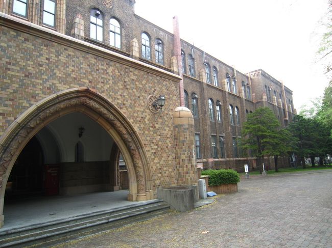 大学創設時からありそうな風格がある建物≪総合博物館≫<br />入館料無料で見学できますが、あぁ〜(T_T)遅かった〜<br />見学は16：00までですが、5分過ぎていました。。。おトイレだけお借りできました(笑)<br />