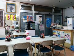 あさひ食堂

開店していませんが裏口からいれてもらいました。
入り口はまだシャッターが下がっているので店内は暗いです。