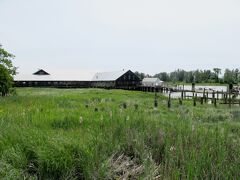 フレーザー川（Fraser River）の河口にあるブリタニア造船所（Britannia Heritage Shipyards）に到着です。
ここには19世紀後半〜20世紀前半のサケ漁のための造船所・修理所、中国系・日系移民の住居などが保存されていて、カナダ国定史跡に指定されています。
日系移民と関係が深い史跡です。

■ 関連旅行記 ■
総集編： カナダの国立公園＆国定史跡 一覧
http://4travel.jp/travelogue/10824876