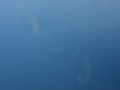 手前から佐柳島、小島、高見島。先程の与島などと合わせて塩飽諸島と呼ばれている島々です。