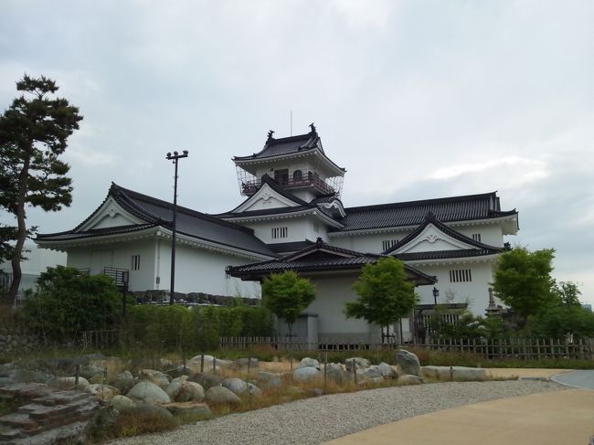 富山駅に帰ってきました。<br />歩いて城址公園に行ってみます。<br />富山城の内部は郷土博物館になっています。