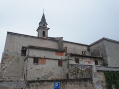 聖アンナ教会（Church of St Anne）とリビースキ広場（Ribiški trg）