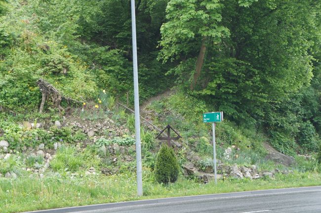 スタリ・グラード（Stari grad）への上り口とノヴィ広場（Novi trg）