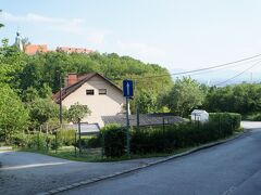 ジョルジェユゼフ教会（Cerkev Sveti Jožef）と城への道（Cesta na Grad）