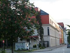 ペカナ・マリボル・ホステル(ユースホステル)とゼレツニチ通り（Ob železnici）

http://www.mkc-hostelpekarna.si/