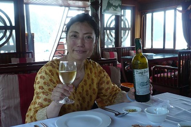 ベトナムワインは、スッキリとしていて飲み安かったです。<br />新鮮な海の幸と相性バッチリ(*^^)v<br />