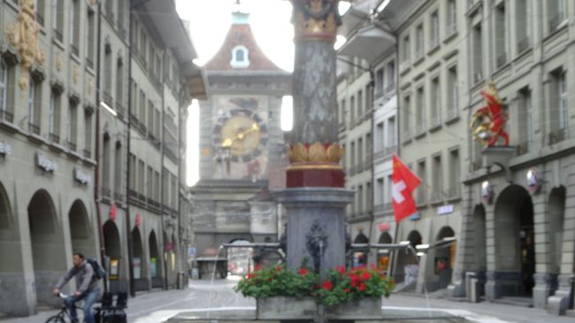 噴水といっても　下から水が流れています