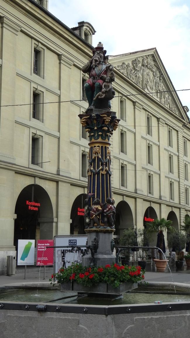 次に見えてきたのは<br /><br />　子供喰いの噴水<br /><br />かつてこの付近にあった　危険な井戸に　子供たちが近づかないように　との建てられたそう