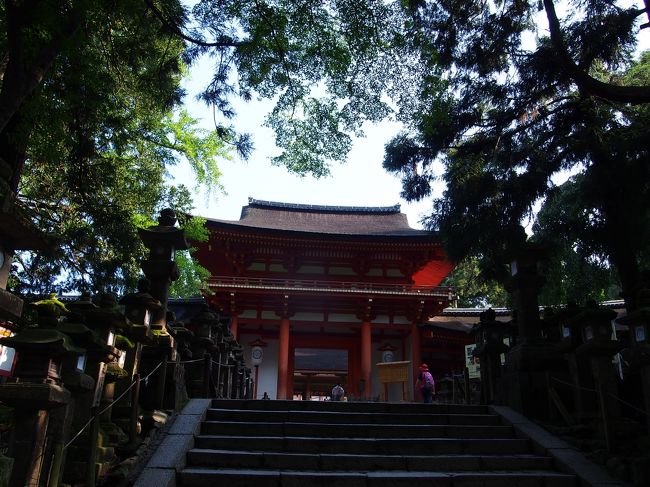 さて、参拝も終盤。<br /><br />春日大社の南門にやってきました。