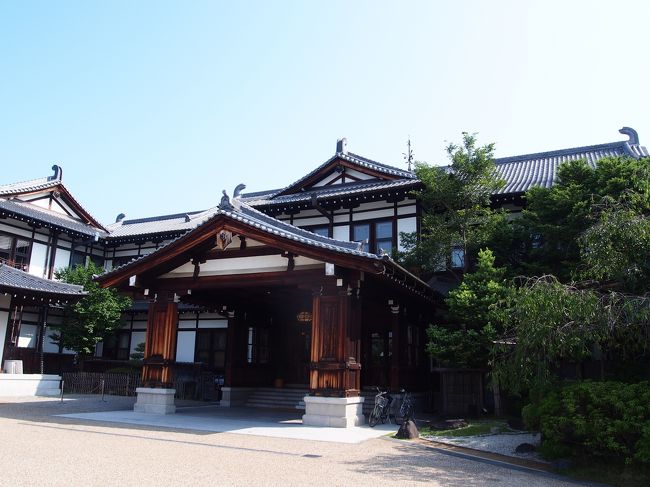 おお〜<br />これが外観。。<br /><br />格式あるな〜