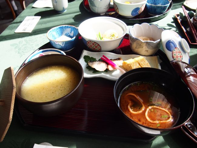 そして奈良と言えばの食事、大和粥のセット。<br /><br />ここで食事をするため、今回の旅は切りつめてきたのです〜